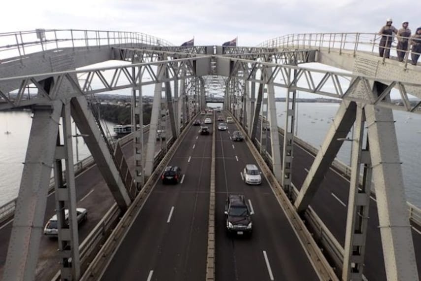 Auckland Bridge Bungee Jumping-5